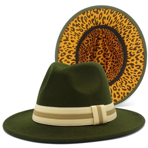 Sombrero fedora verde oscuro de lana con forro de leopardo y banda decorativa a rayas
