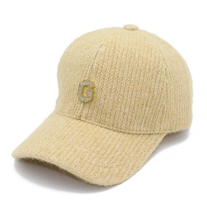 Casquette de baseball en tricot beige avec logo métallique lettre G en strass brillant
