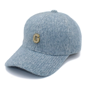 Casquette de baseball en tricot bleu clair avec emblème lettre G orné de strass brillants