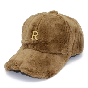 Gorra de béisbol de felpa marrón para mujer con letra R dorada y forro cálido de invierno