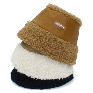 Chapeau Bob d'Hiver Chaud en Imitation Laine d'Agneau et Cuir PU Patchwork Mode Bloc de Couleurs Coupe-vent pour Femme