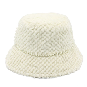 Chapeau bob en peluche blanche avec chaîne de perles élégante pour mode hiver femme