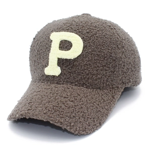 Brown fleece baseball cap with yellow letter P patch for women's winter fashion
