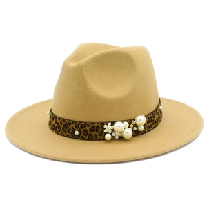Chapeau fedora en laine camel pour femme avec ruban léopard et perles blanches