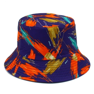 Chapeau bob réversible avec imprimé de peinture abstraite colorée en violet et orange