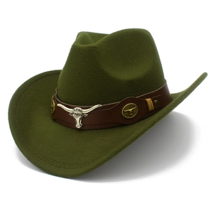 Cappello da cowboy western verde oliva con cinturino in pelle e stemma testa di toro