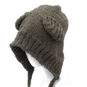 Schattige gebreide muts met berenoren en warme oorkleppen voor herfst en winter