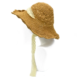 Foldable handmade straw sun hat with lace ribbon and wide wavy brim for beach