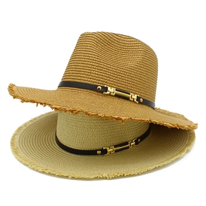 Chapeaux de soleil en paille pour hommes et femmes avec bords effilochés et bande en cuir