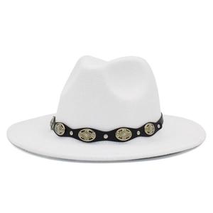 Cappello fedora in feltro bianco con fascia in pelle nera e medaglioni in metallo vintage