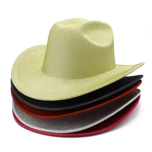 Detalle de sombreros de vaquero con purpurina en cinco colores para fiestas y discotecas