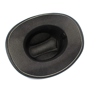 Interior detallado del sombrero fedora tejido negro con banda de sudor y fibra fina