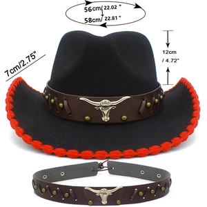 Detalle de sombrero vaquero con hebilla de cabeza de toro y costura de borde rojo