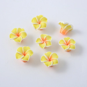 Handgefertigte 15mm Polymer-Ton Plumeria-Blüten für DIY-Schmuck in Gelbverlauf
