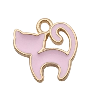 Vue détaillée du pendentif chat rose en alliage avec bordure dorée et émail pour bijoux DIY