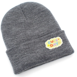 Bonnet en tricot gris chiné pour hommes et femmes avec écusson brodé Cute Day