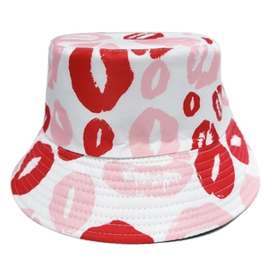 Fashionable white bucket hat with heart kiss lip print, sun protection for couples