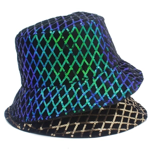 Bob chic à paillettes pour femmes avec motifs en losanges et reflets colorés brillants