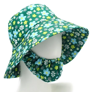 Cappello parasole a fiori verdi con tesa larga e maschera per protezione UV completa