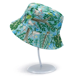 Cappello da pescatore azzurro con coniglietti pasquali e uova colorate per protezione solare