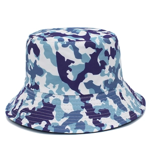 Modischer Camouflage Fischerhut in Blau für Damen und Herren mit gesteppter Krempe