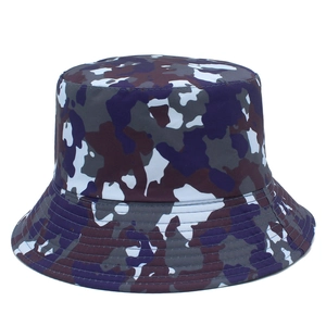 Unisex Camouflage-Anglerhut mit verstärkter Krempe und lila-grauem Muster für Sonnenschutz