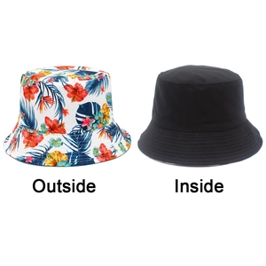 Détails du chapeau de soleil réversible avec imprimé tropical et face intérieure noire