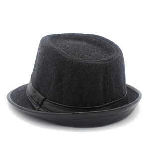 Cappello fedora classico da uomo in lana grigio scuro con nastro in pelle nera su bianco