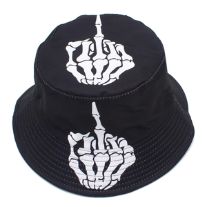 Bob réversible noir avec imprimé squelette pour un style urbain et une protection solaire