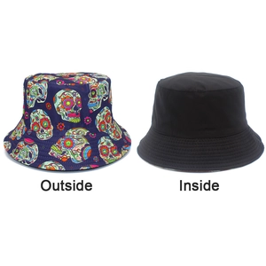 Sombrero de pescador reversible con calaveras de colores e interior negro liso