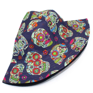 Sombrero de pescador estilo urbano con vivos estampados de calaveras mexicanas en azul