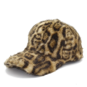 Plush leopard pattern baseball cap with faux fur texture for autumn and winter warmth