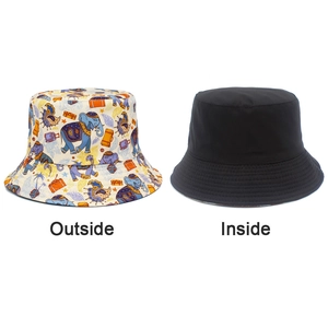 Bob réversible avec motif éléphant ethnique coloré et face intérieure noire classique