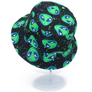 Cappello a secchiello con stampa aliena verde neon e blu per protezione solare