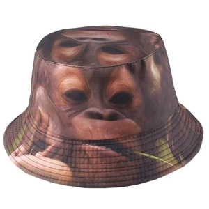 Vue détaillée de l'imprimé visage d'orang-outan sur le chapeau bob marron outdoor