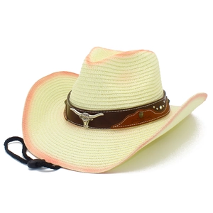 Western Strohhut mit Bullenkopf Lederband und orangefarbenem Farbverlauf am Rand