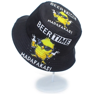 Schwarzer Anglerhut mit Cartoon-Ente mit Bier und trendigem Beer Time-Aufdruck