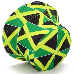 Chapeau bob unisexe avec motif géométrique de drapeau en vert, jaune et noir éclatant