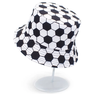Cappello a secchiello motivo pallone da calcio con classico design a esagoni bianco e nero