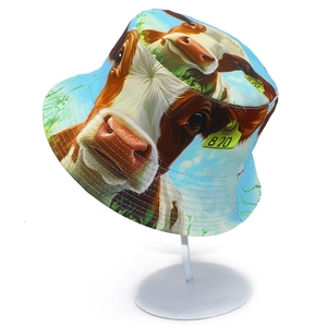 Chapeau bob d'extérieur avec imprimé vache réaliste et détail de marque d'oreille
