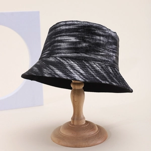 Chapeau bob unisexe en PU avec revêtement brossé argenté pour style urbain extérieur