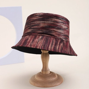Chapeau bob en PU tie-dye unisexe avec texture grain de bois métallique rouge foncé