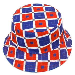 Chapeau bob unisexe avec motifs géométriques rouge et bleu et emblèmes nationaux