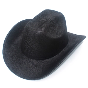 Vista dall'alto di un cappello fedora nero con trama a pelle di serpente e tesa larga