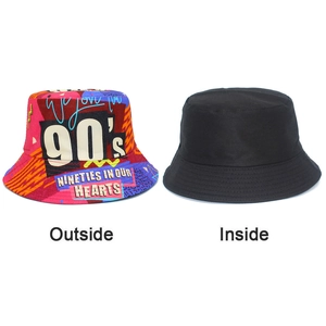 Αναστρέψιμο καπέλο bucket με vintage γκράφιτι των 90s και μαύρη βαμβακερή εσωτερική πλευρά