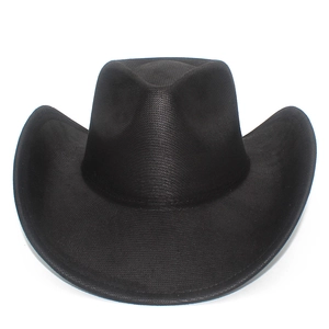 Détail d'un chapeau de cow-boy noir avec texture tissée et bord incurvé de style western
