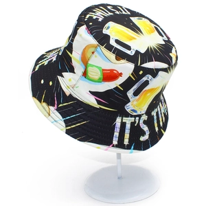 Sombrero de pescador negro estilo urbano con estampado de cerveza y hot dogs