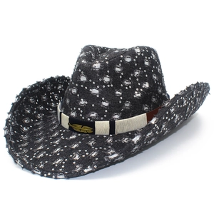 Chapeau de cowboy en denim gris avec paillettes, ruban tressé et plume dorée élégante