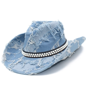Chapeau de cow-boy en denim bleu clair vintage avec perles et large bord élégant