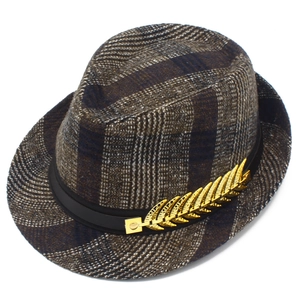 Britischer Herren-Fedora mit Karomuster, schwarzem Band und goldener Federnadel